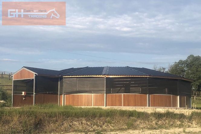 Hovedbilde Tak til Horsewalker med vegger